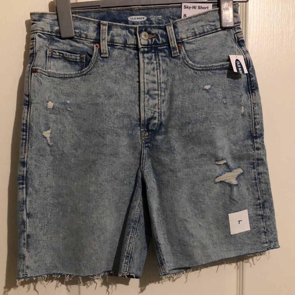 NWT Old Navy SKY- Hi Short. Size 8